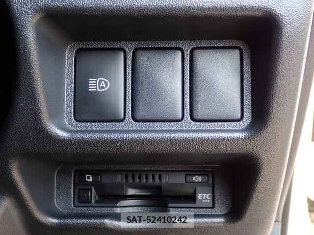 Toyota HIACE VAN 2019-12 8159415-16