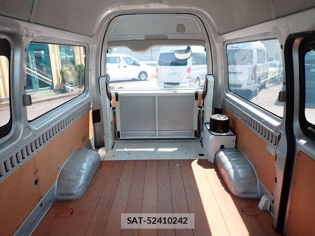 Toyota HIACE VAN 2019-12 8159415-25