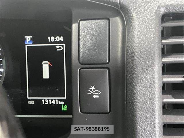Toyota HIACE VAN 2024-02 8159406-9