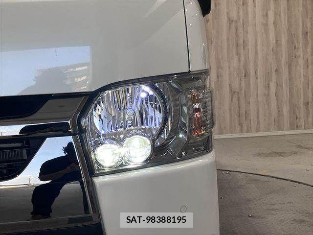 Toyota HIACE VAN 2024-02 8159406-17