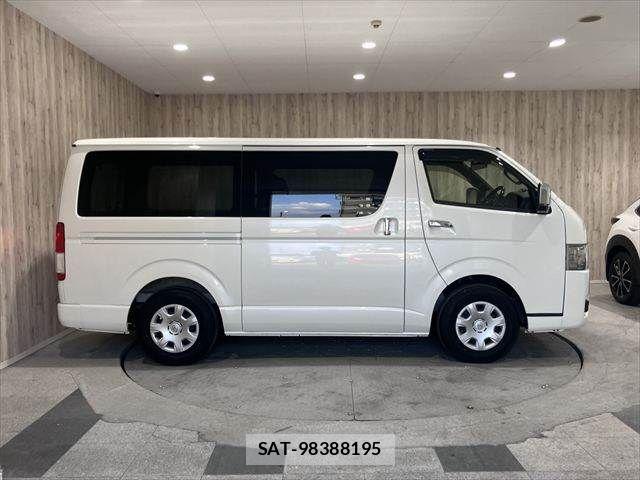 Toyota HIACE VAN 2024-02 8159406-22