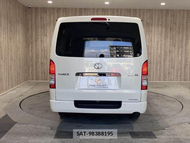 Toyota HIACE VAN 2024-02 8159406-24