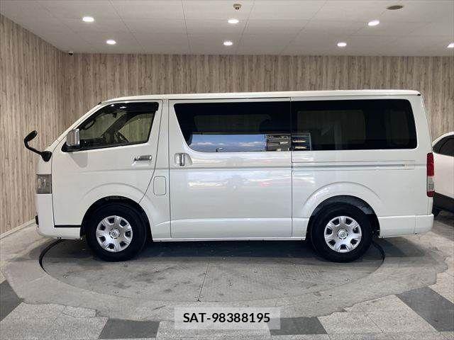 Toyota HIACE VAN 2024-02 8159406-26