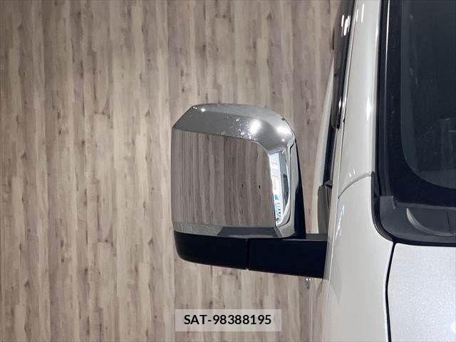 Toyota HIACE VAN 2024-02 8159406-28