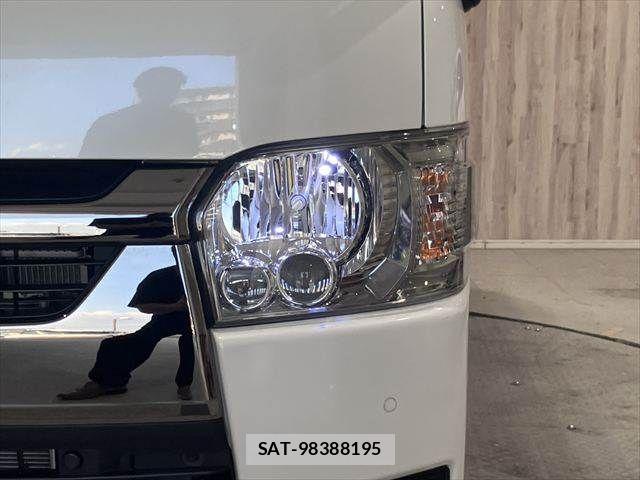 Toyota HIACE VAN 2024-02 8159406-29