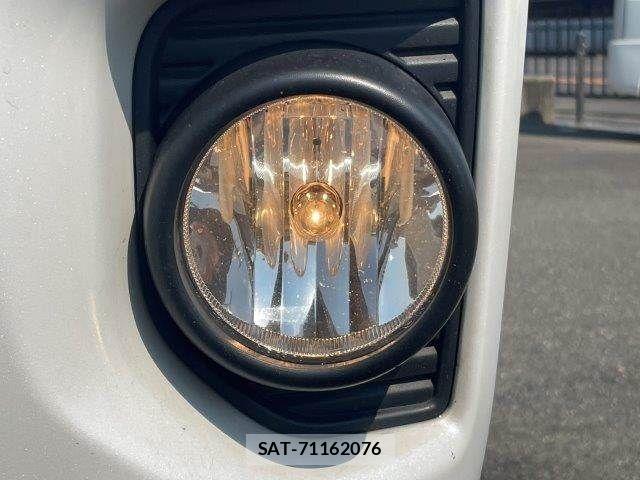 Toyota HIACE VAN 2021-05 8159418-17