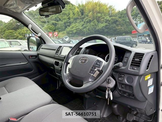 Toyota HIACE VAN 2025-04 8159408-12