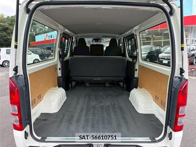 Toyota HIACE VAN 2025-04 8159408-15
