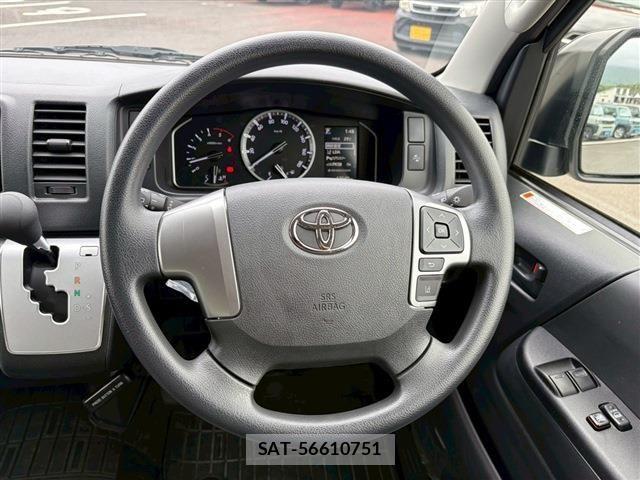 Toyota HIACE VAN 2025-04 8159408-17