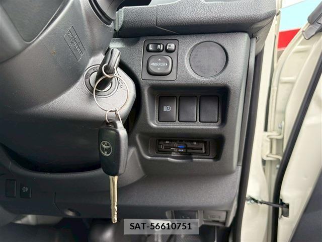 Toyota HIACE VAN 2025-04 8159408-26