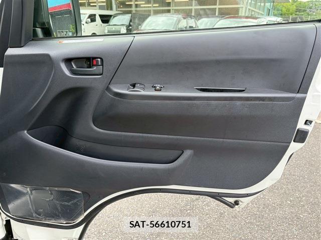 Toyota HIACE VAN 2025-04 8159408-28