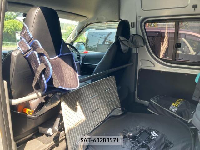 Toyota HIACE VAN 2006-01 8159428-16