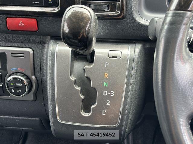 Toyota HIACE VAN 2016-10 8159427-14