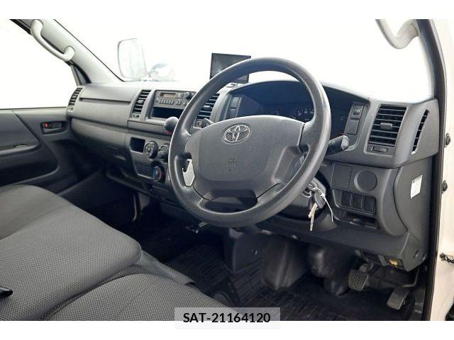 Toyota HIACE VAN 2016-06 8159426-1