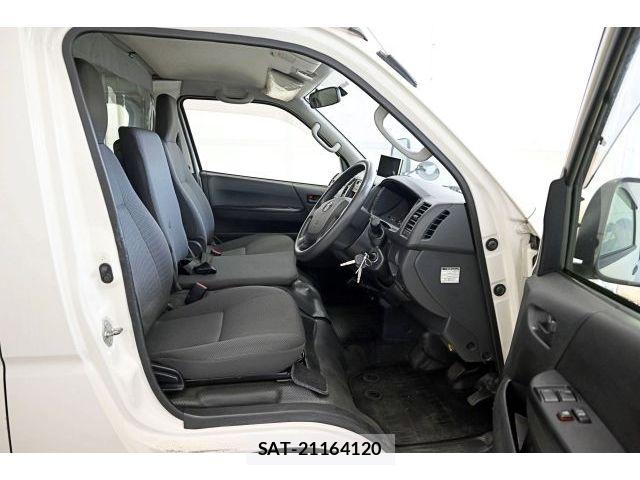 Toyota HIACE VAN 2016-06 8159426-7