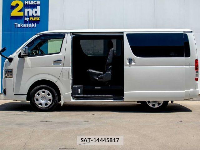 Toyota HIACE VAN 2021-01 8210709-16