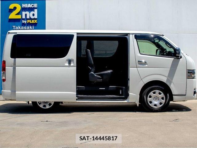 Toyota HIACE VAN 2021-01 8210709-18