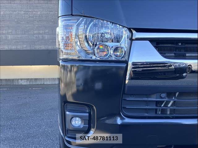 Toyota HIACE VAN 2023-11 8210706-9