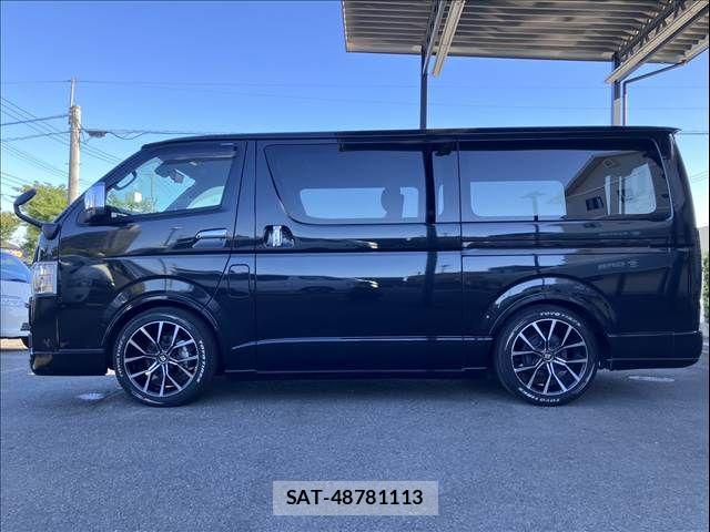 Toyota HIACE VAN 2023-11 8210706-13
