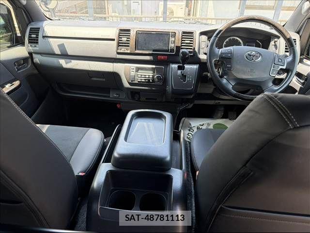 Toyota HIACE VAN 2023-11 8210706-3