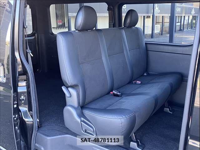Toyota HIACE VAN 2023-11 8210706-7