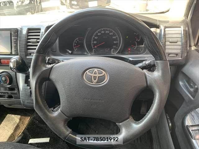 Toyota HIACE VAN 2006-11 8210723-9