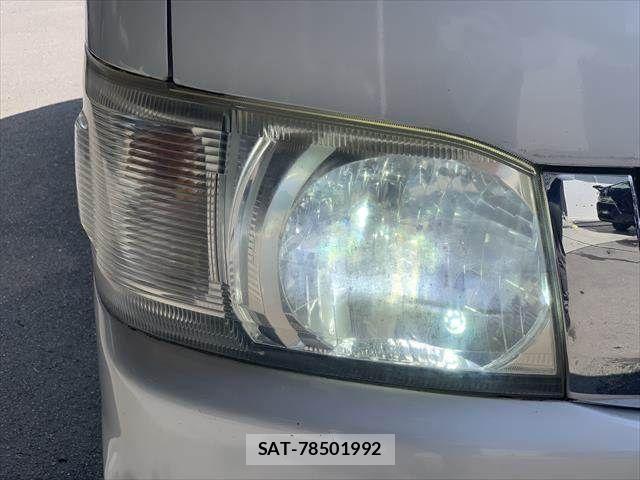 Toyota HIACE VAN 2006-11 8210723-10