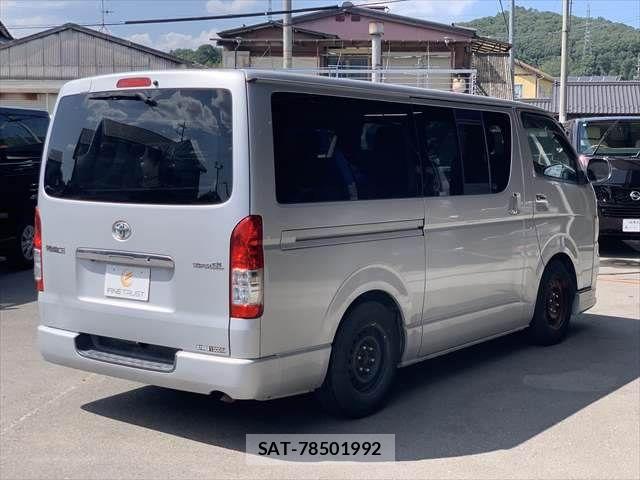 Toyota HIACE VAN 2006-11 8210723-16