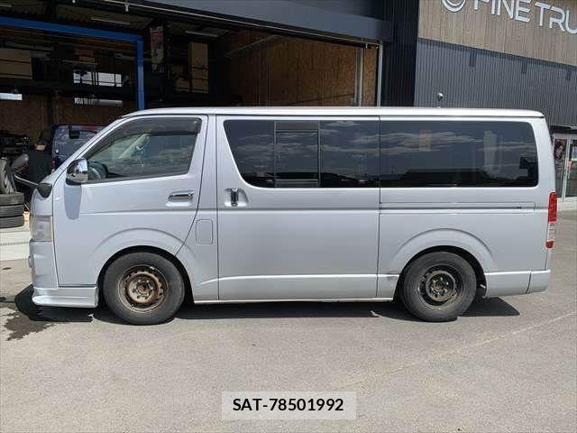Toyota HIACE VAN 2006-11 8210723-19