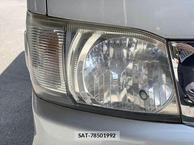 Toyota HIACE VAN 2006-11 8210723-20