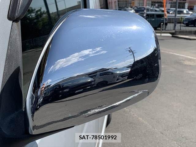 Toyota HIACE VAN 2006-11 8210723-24