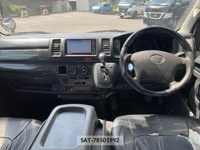 Toyota HIACE VAN 2006-11 8210723-2