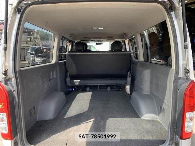 Toyota HIACE VAN 2006-11 8210723-8