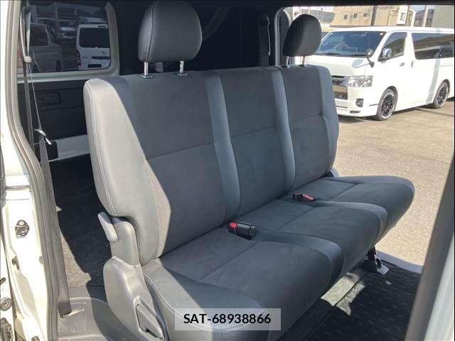Toyota HIACE VAN 2023-09 8210708-14