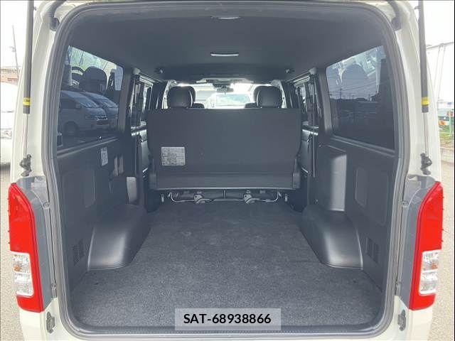 Toyota HIACE VAN 2023-09 8210708-15