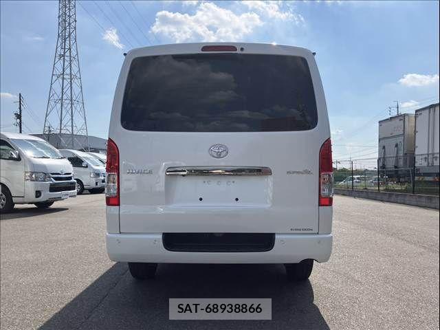Toyota HIACE VAN 2023-09 8210708-17