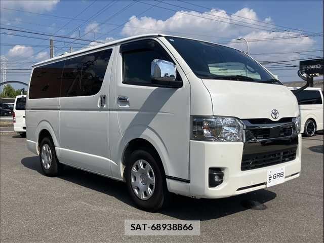 Toyota HIACE VAN 2023-09 8210708-18