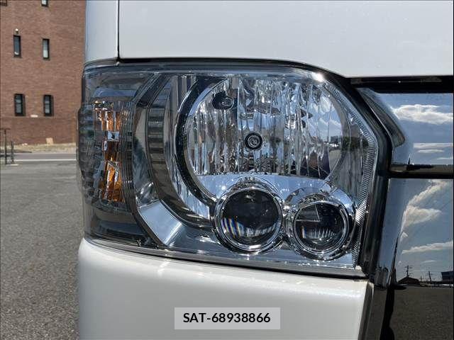 Toyota HIACE VAN 2023-09 8210708-22