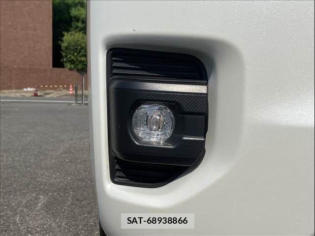 Toyota HIACE VAN 2023-09 8210708-23