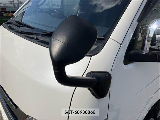Toyota HIACE VAN 2023-09 8210708-26