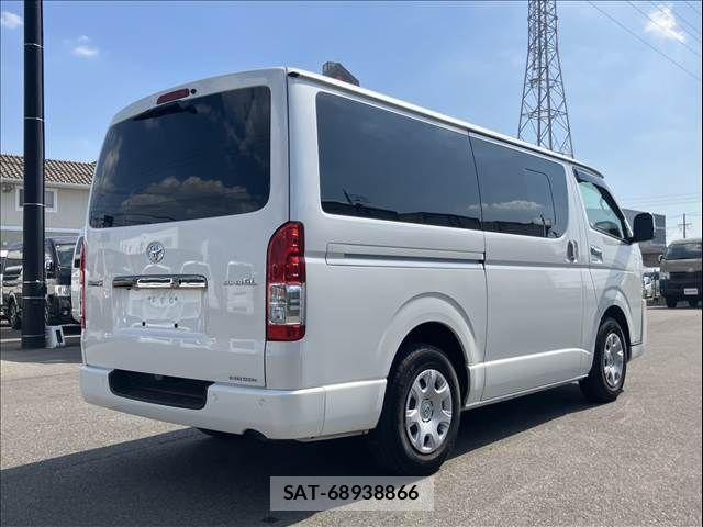 Toyota HIACE VAN 2023-09 8210708-6