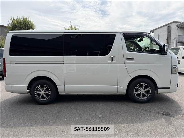 Toyota HIACE VAN 2023-07 8210712-12