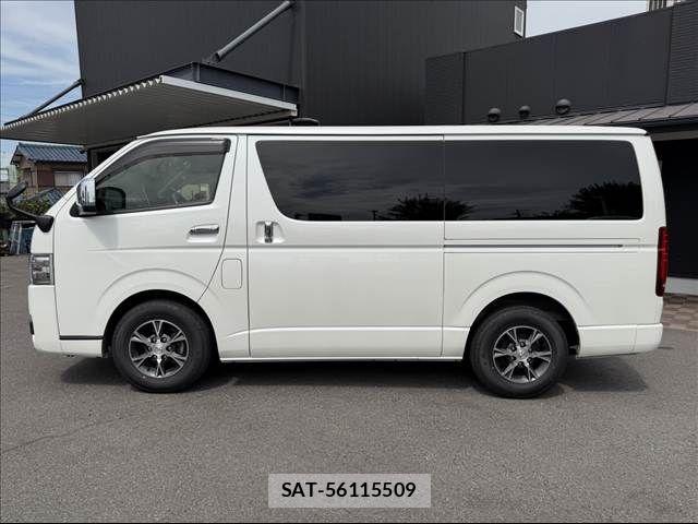 Toyota HIACE VAN 2023-07 8210712-13
