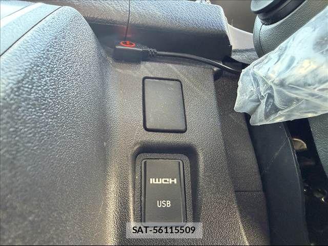 Toyota HIACE VAN 2023-07 8210712-17