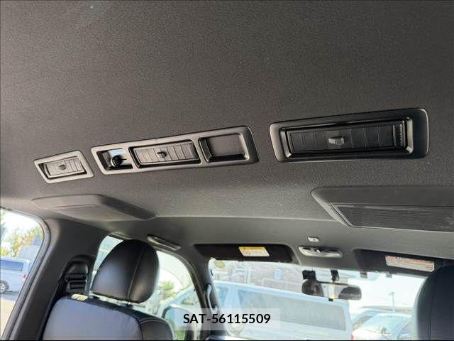 Toyota HIACE VAN 2023-07 8210712-18
