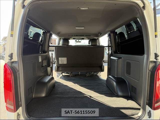 Toyota HIACE VAN 2023-07 8210712-19