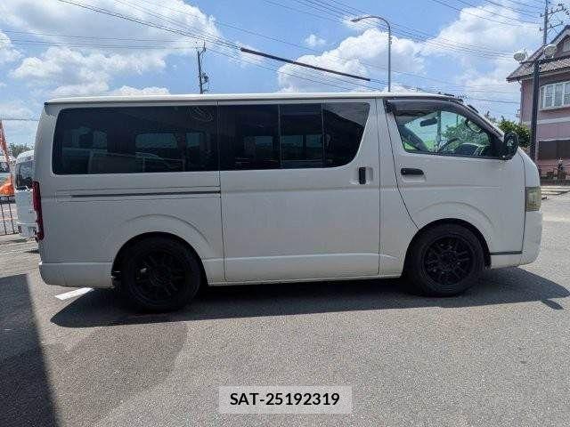Toyota HIACE VAN 2007-11 8210722-15