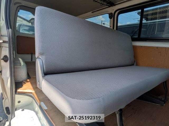 Toyota HIACE VAN 2007-11 8210722-8