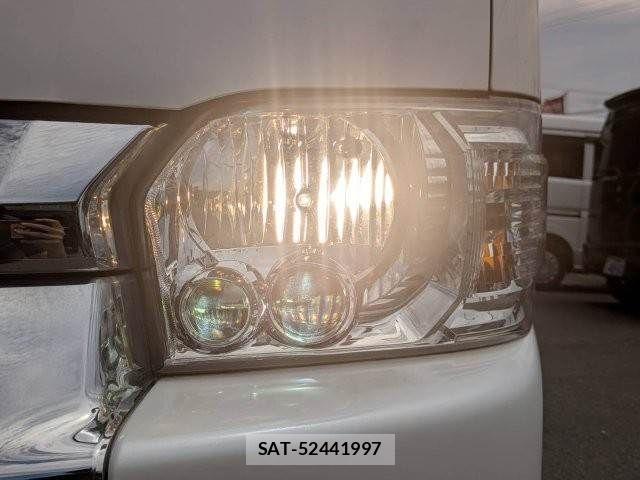 Toyota HIACE VAN 2014-01 8210716-11