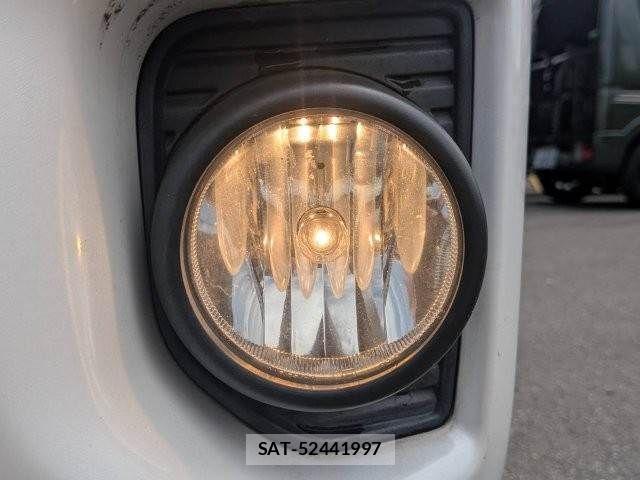 Toyota HIACE VAN 2014-01 8210716-12